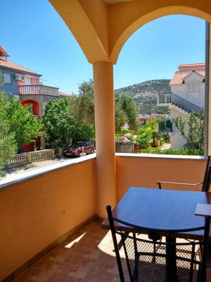 Apartments Vala Vinisce Exterior photo